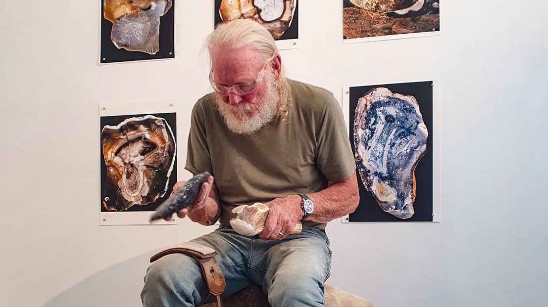 John Lord flintknapping